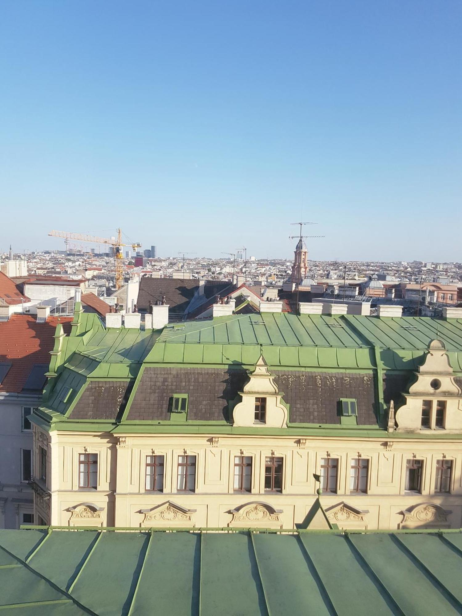 Deluxe Apartment mit Balkon und Stadtblick